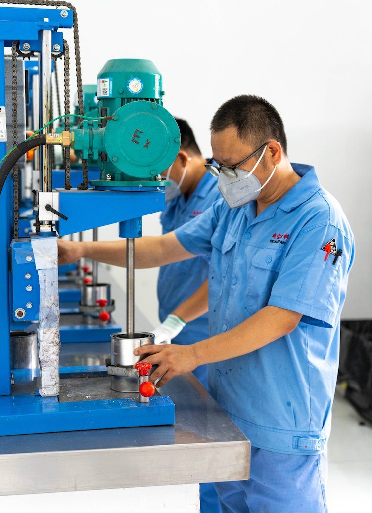 Nearly 20 sample engineers
Panels go out fast